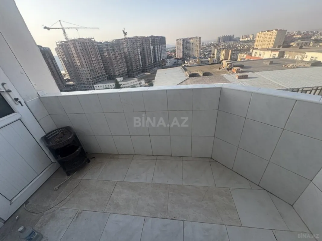 Satılır 2 otaqlı mənzil 104 m²