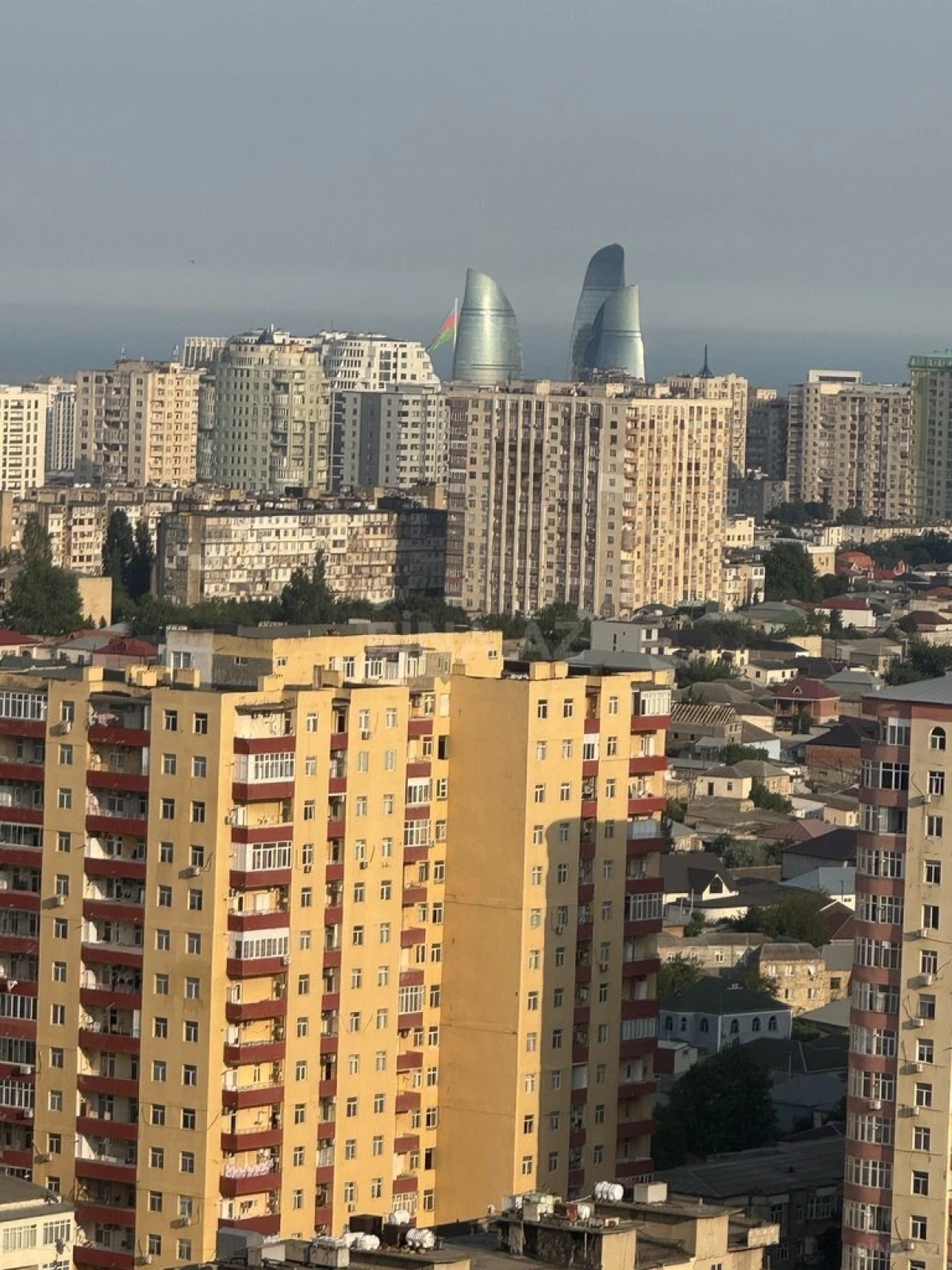 Satılır 2 otaqlı mənzil 104 m²