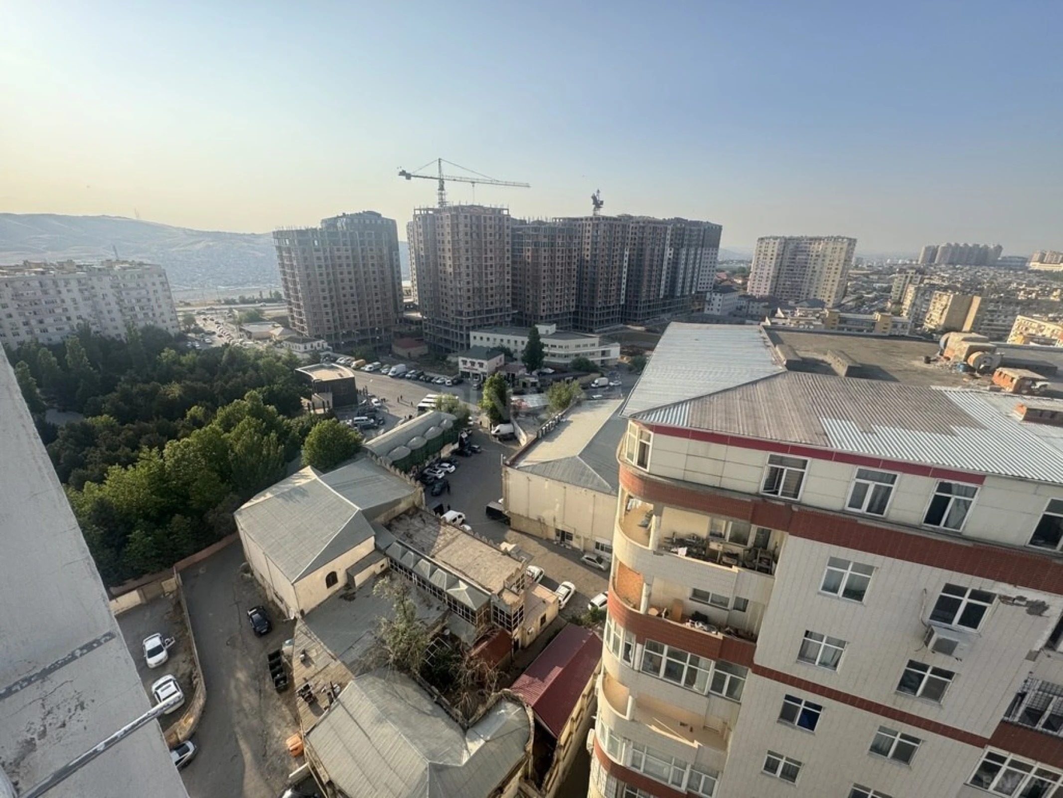 Satılır 2 otaqlı mənzil 104 m²