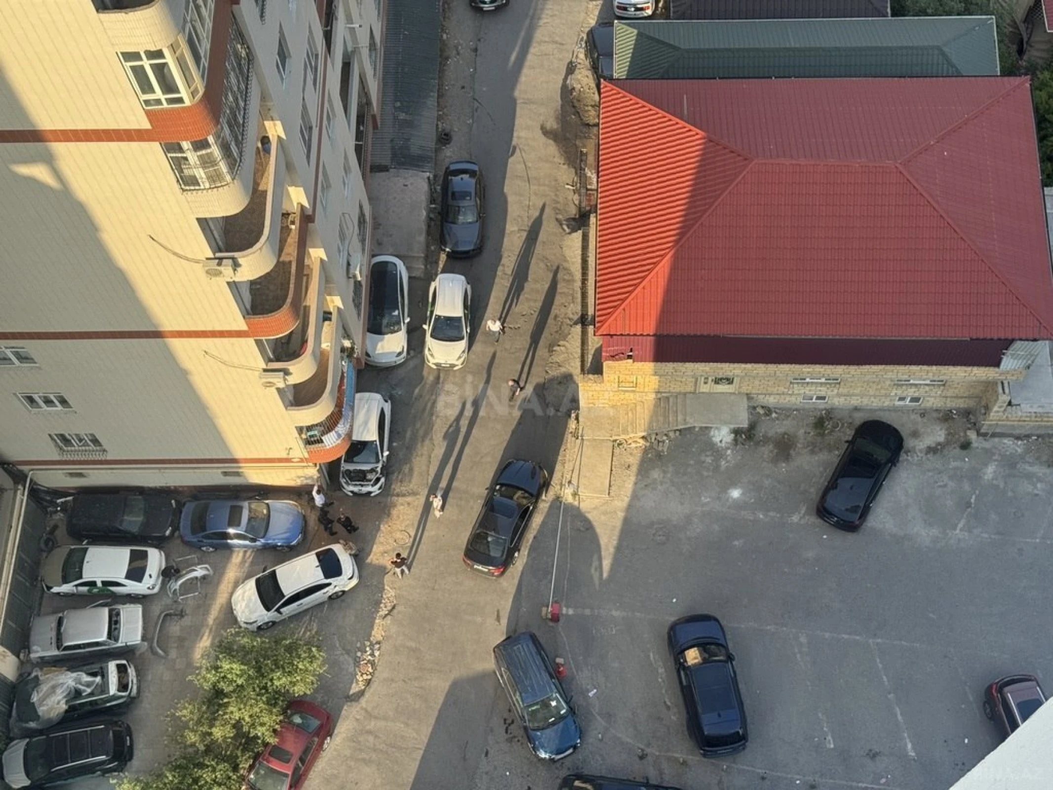 Satılır 2 otaqlı mənzil 104 m²