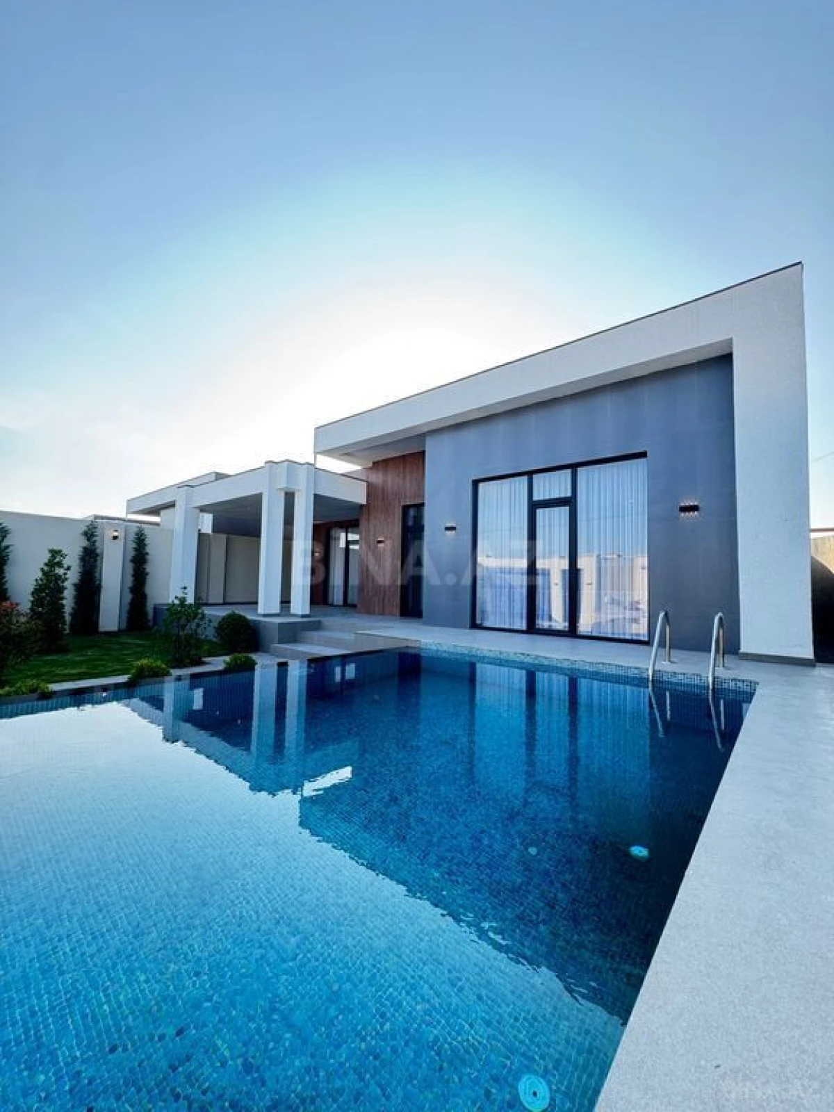 Satılır 4 otaqlı həyət evi 200 m²