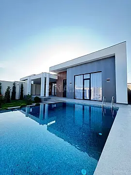 Satılır 4 otaqlı həyət evi 200 m²