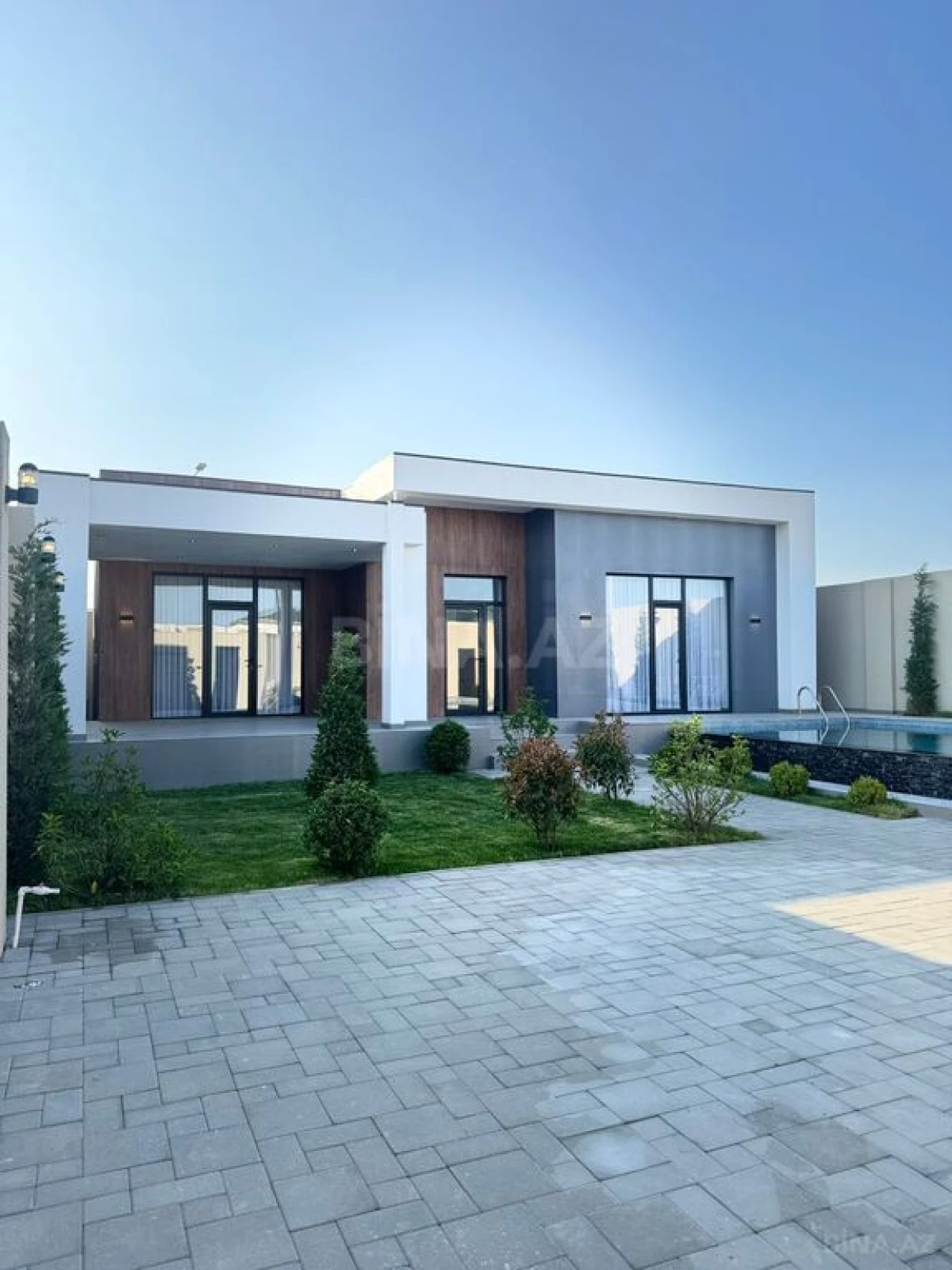 Satılır 4 otaqlı həyət evi 200 m²
