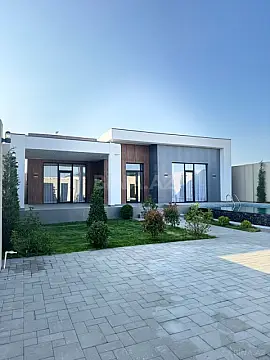Satılır 4 otaqlı həyət evi 200 m²