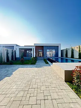 Satılır 4 otaqlı həyət evi 200 m²