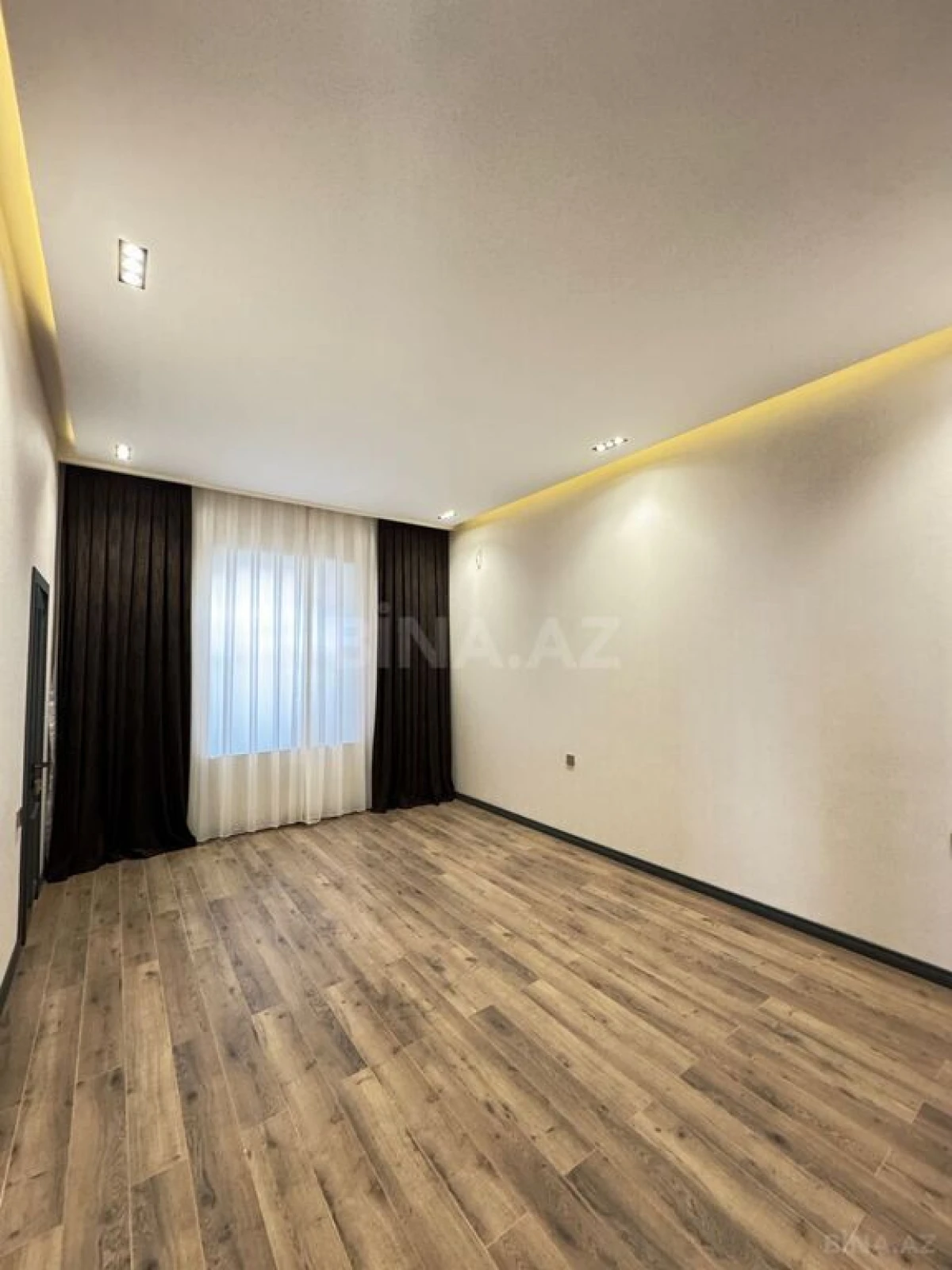 Satılır 4 otaqlı həyət evi 200 m²