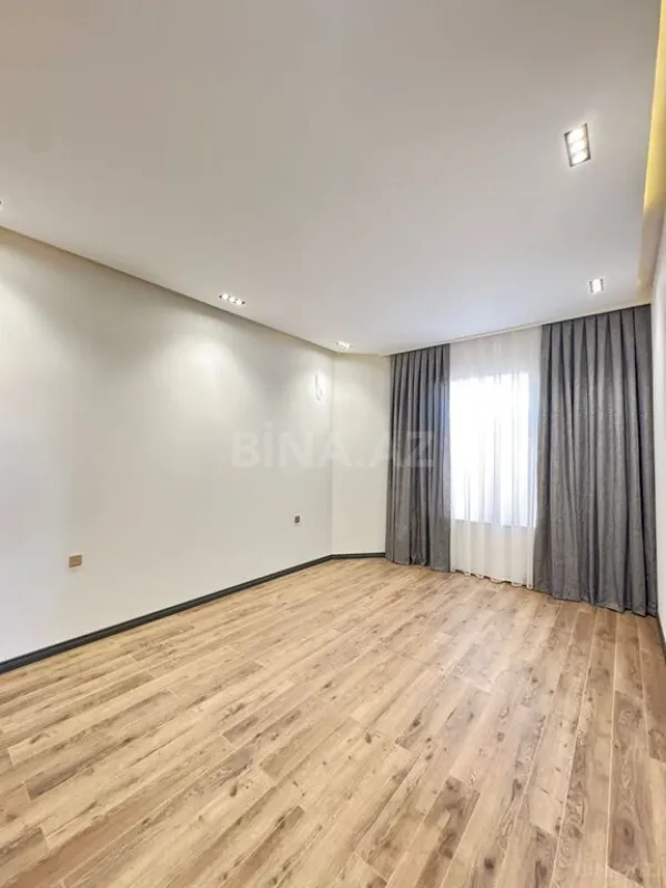 Satılır 4 otaqlı həyət evi 200 m²