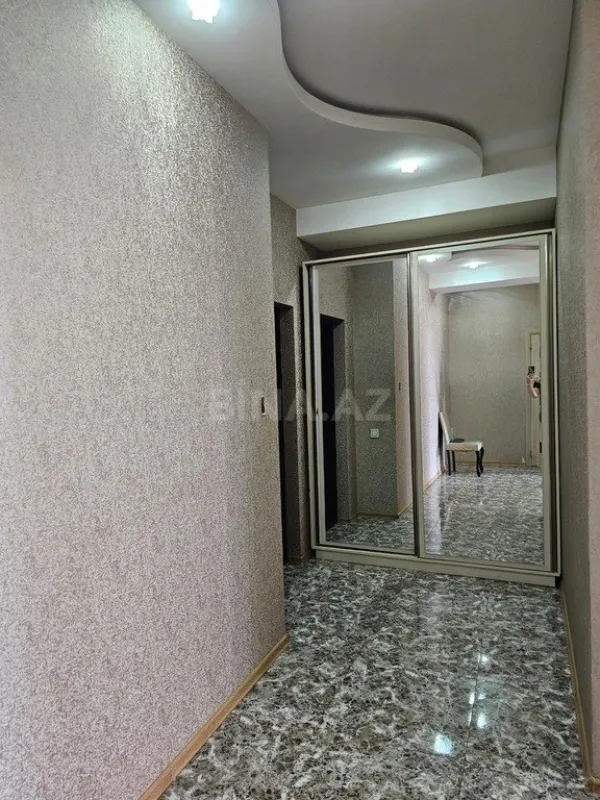 Kirayə verilir 2 otaqlı mənzil 100 m²