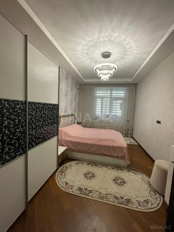 Satılır 3 otaqlı mənzil 120.6 m²