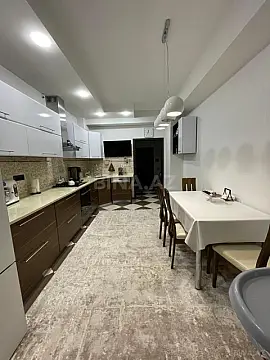 Satılır 3 otaqlı mənzil 120.6 m²