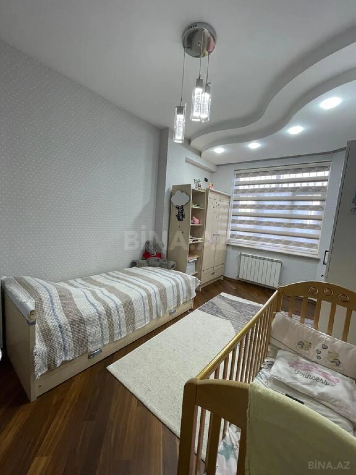 Satılır 3 otaqlı mənzil 120.6 m²