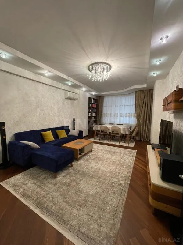 Satılır 3 otaqlı mənzil 120.6 m²
