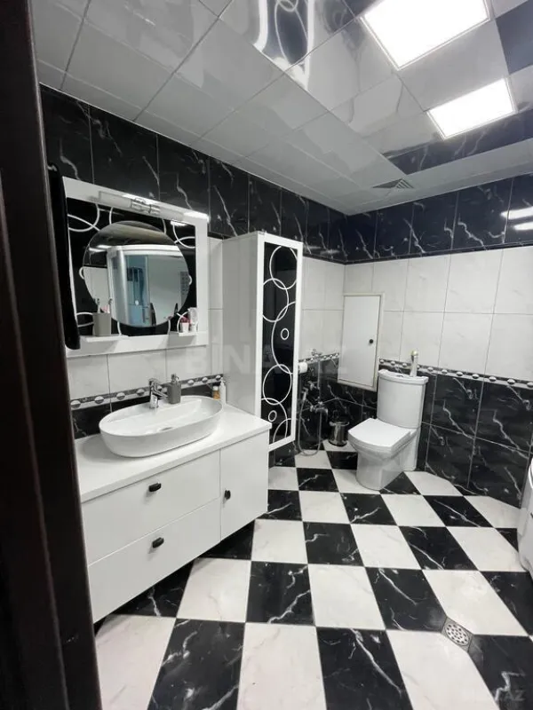 Satılır 3 otaqlı mənzil 120.6 m²