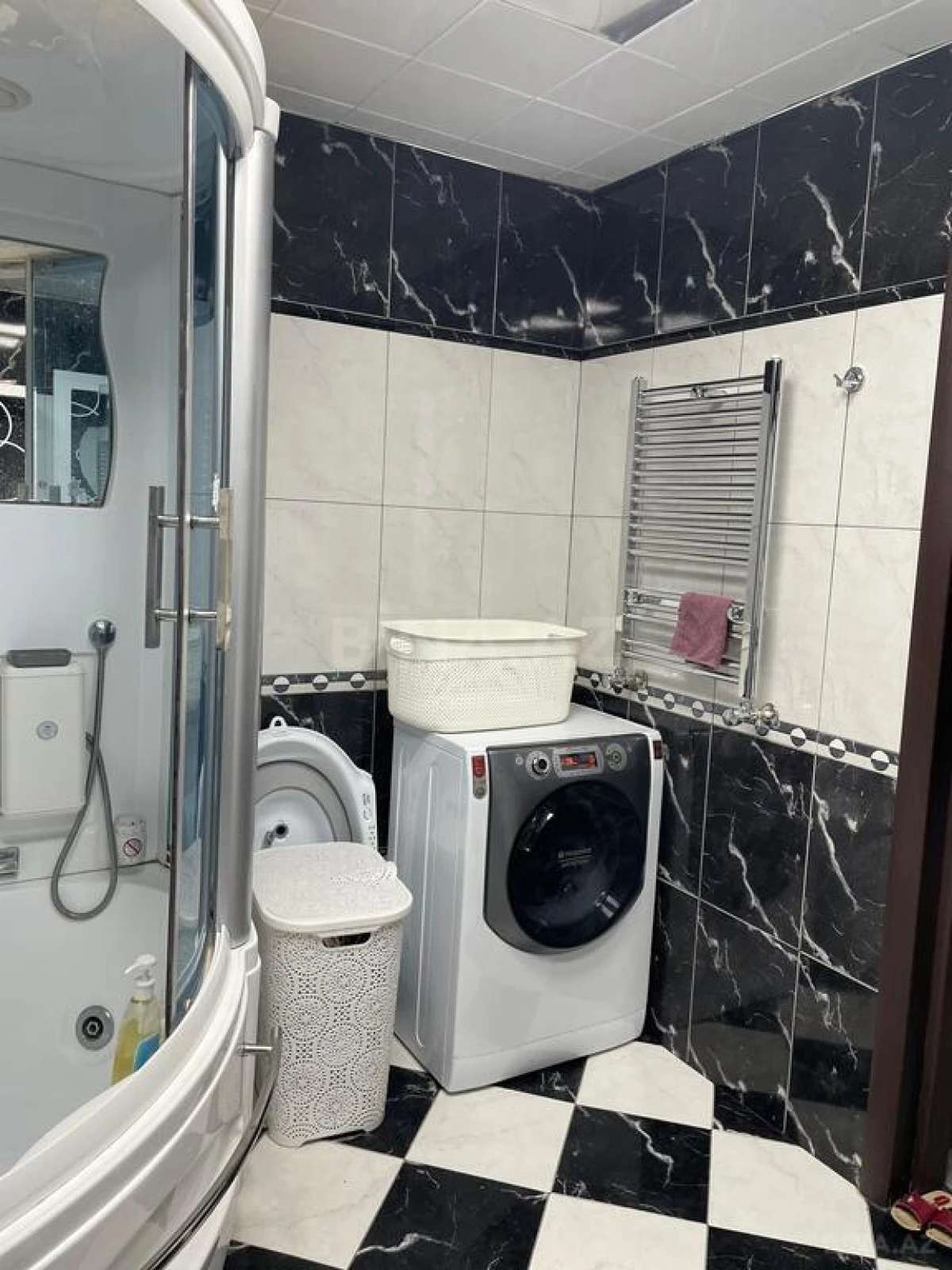 Satılır 3 otaqlı mənzil 120.6 m²