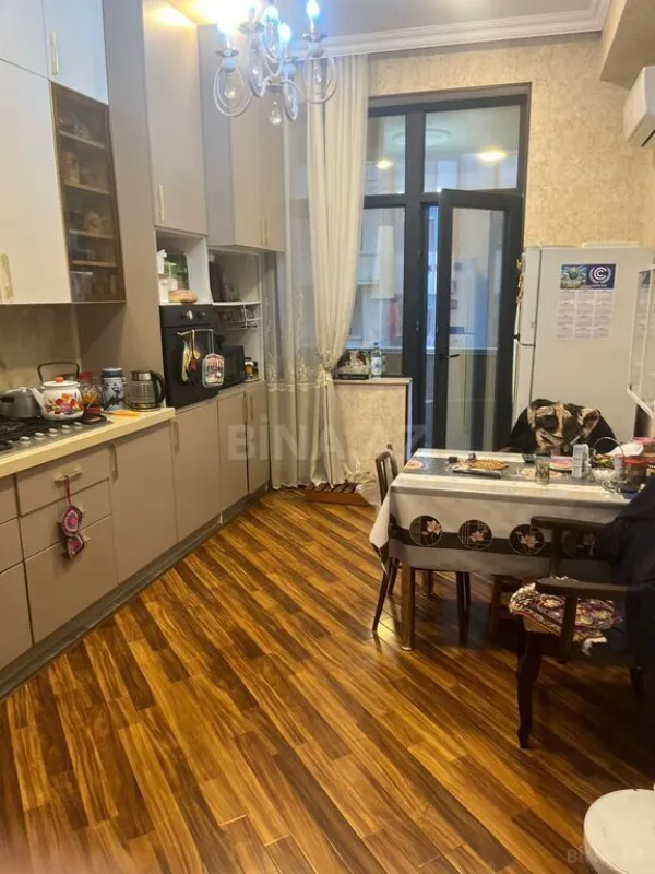 Satılır 3 otaqlı mənzil 125 m²