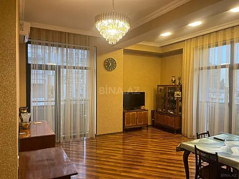 Satılır 3 otaqlı mənzil 125 m²