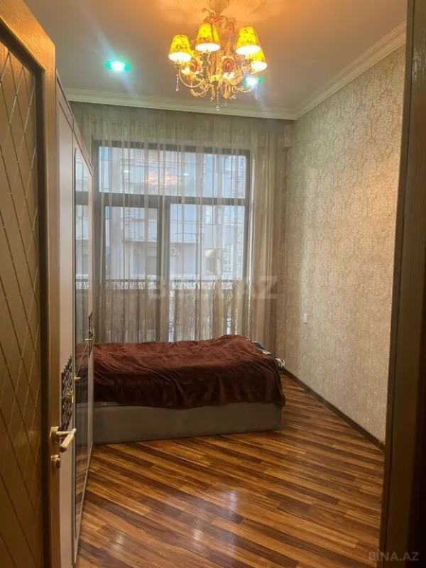 Satılır 3 otaqlı mənzil 125 m²