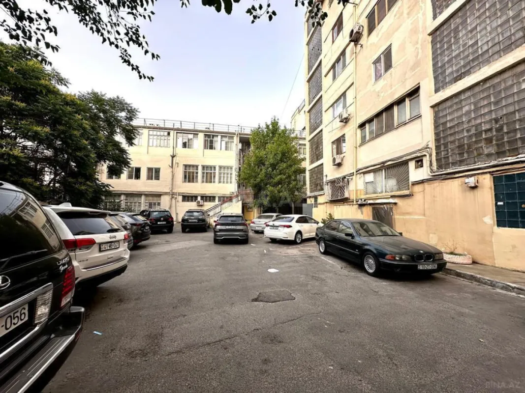 Satılır 2 otaqlı mənzil 116 m²