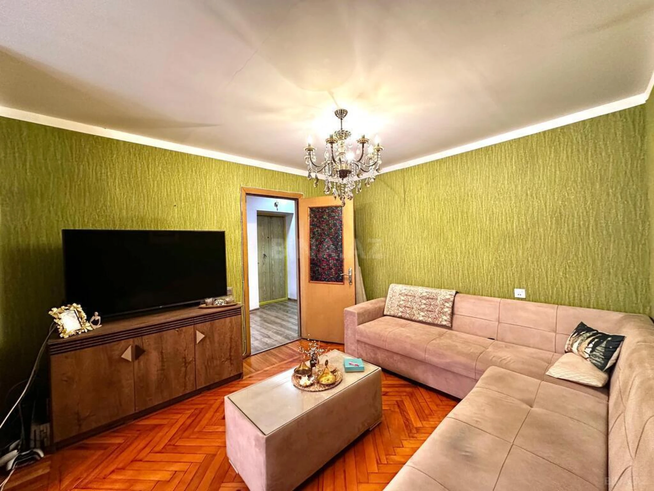 Satılır 2 otaqlı mənzil 116 m²