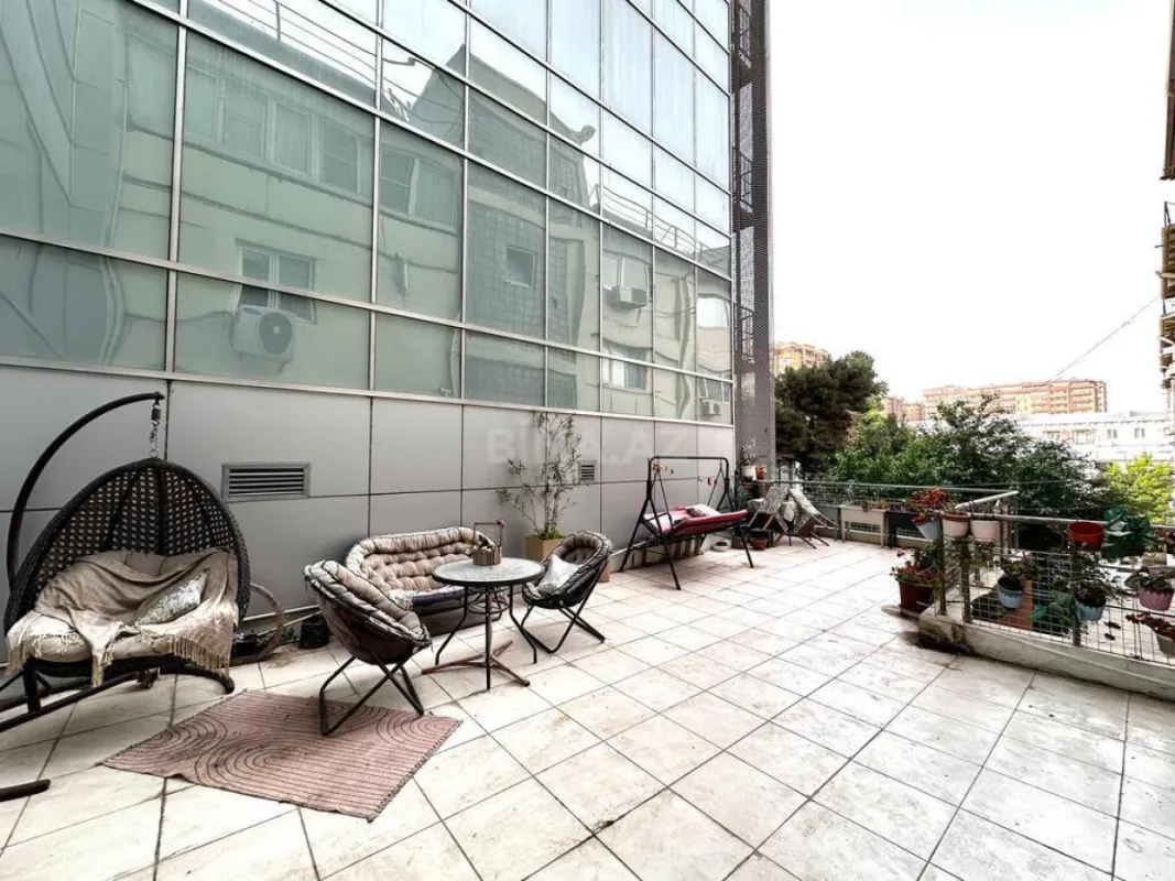 Satılır 2 otaqlı mənzil 116 m²