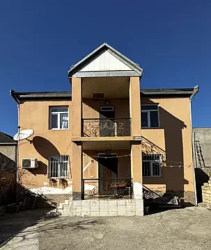 Satılır 5 otaqlı həyət evi 220 m² — Bakı, Bakıxanov 5 otaq 220.00 m²