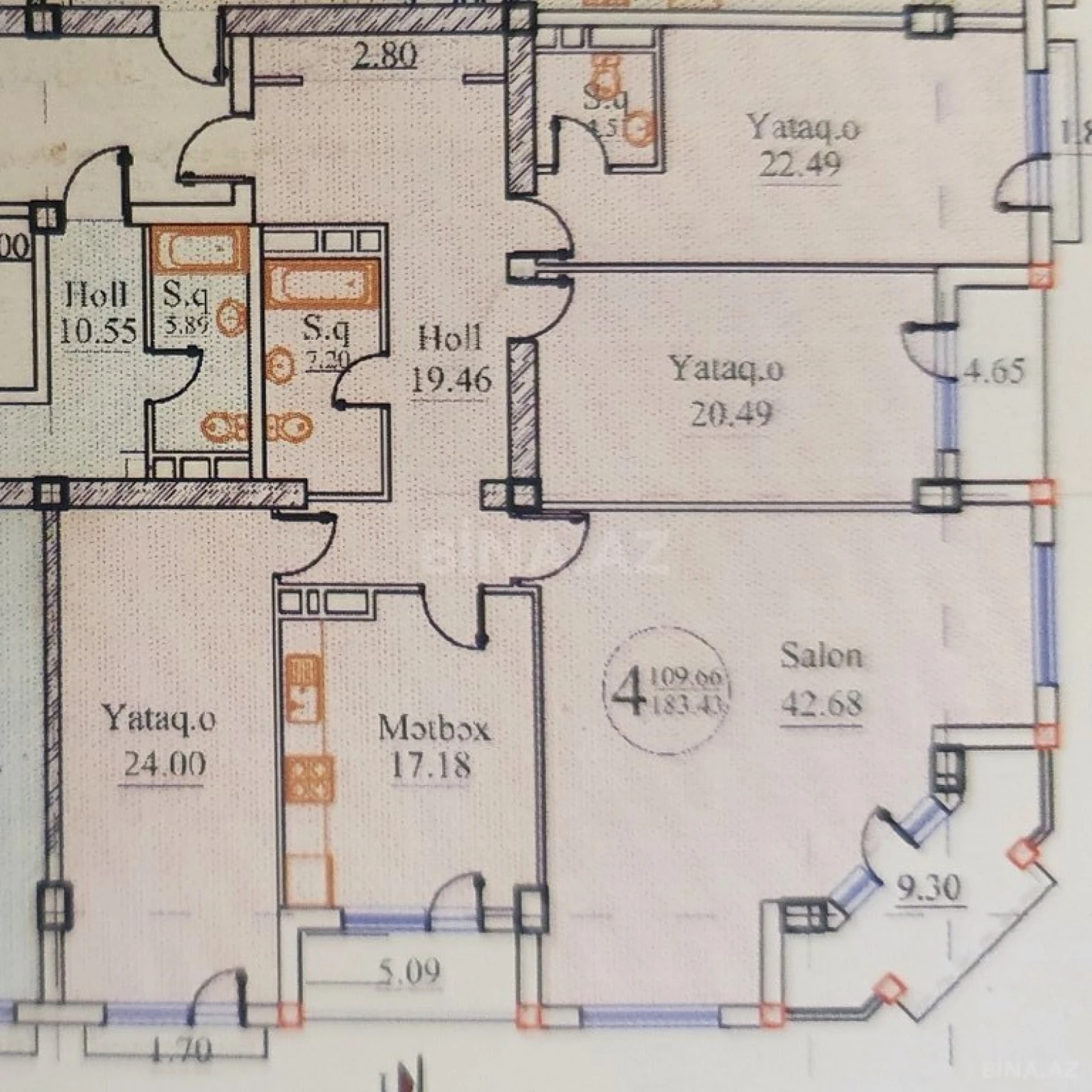 Satılır 4 otaqlı mənzil 184 m²