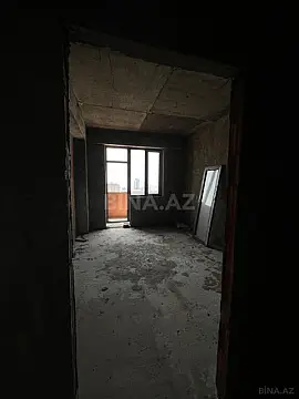 Satılır 4 otaqlı mənzil 184 m²