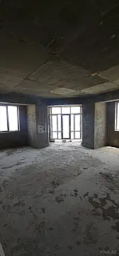 Satılır 4 otaqlı mənzil 184 m²