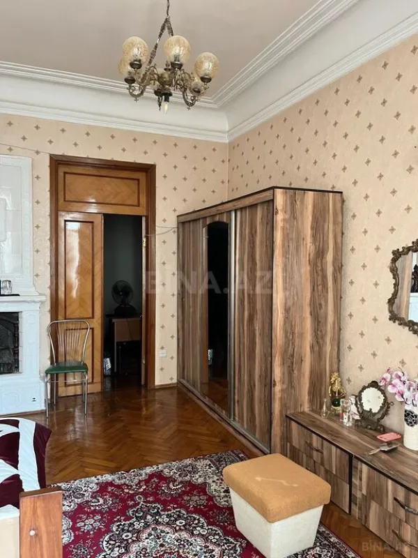 Satılır 5 otaqlı mənzil 170 m²