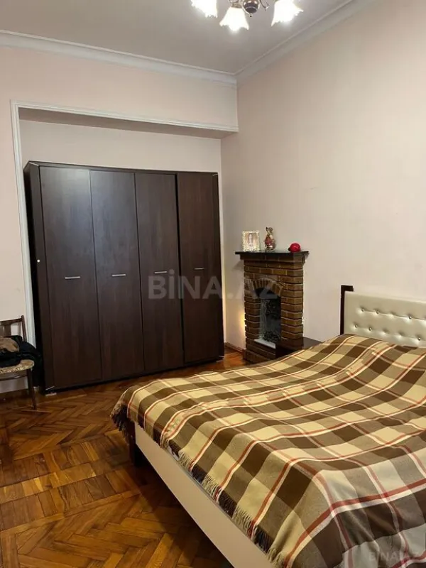Satılır 5 otaqlı mənzil 170 m²