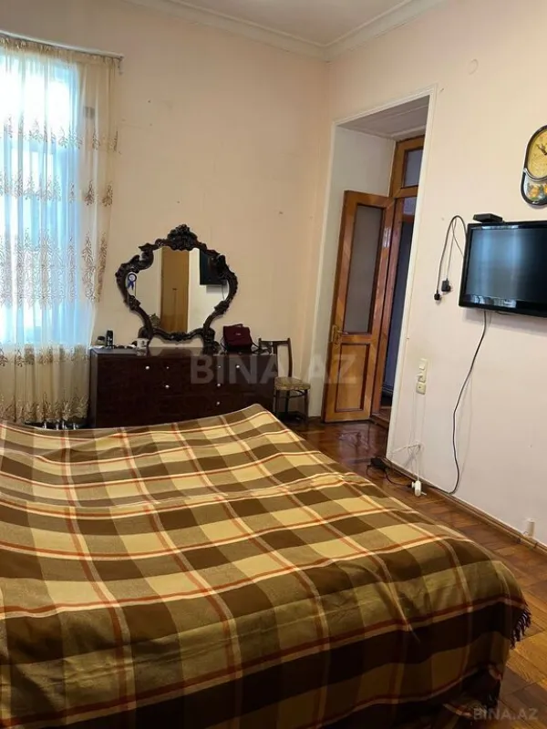 Satılır 5 otaqlı mənzil 170 m²