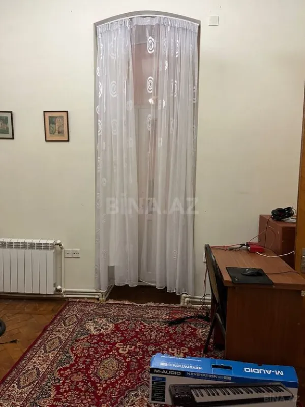 Satılır 5 otaqlı mənzil 170 m²