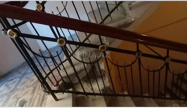 Satılır 5 otaqlı mənzil 170 m²