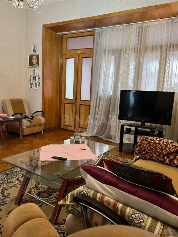 Satılır 5 otaqlı mənzil 170 m²