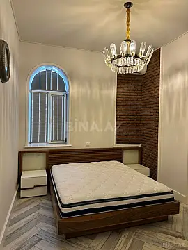 Satılır 7 otaqlı həyət evi 450 m²