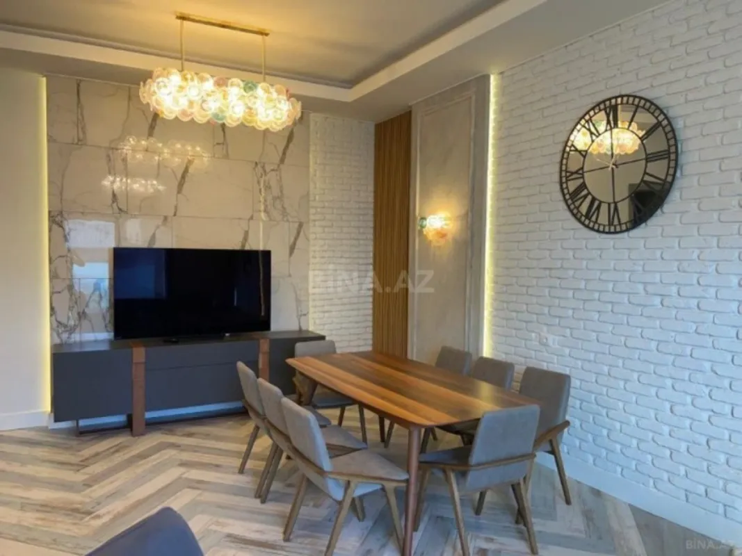 Satılır 7 otaqlı həyət evi 450 m²
