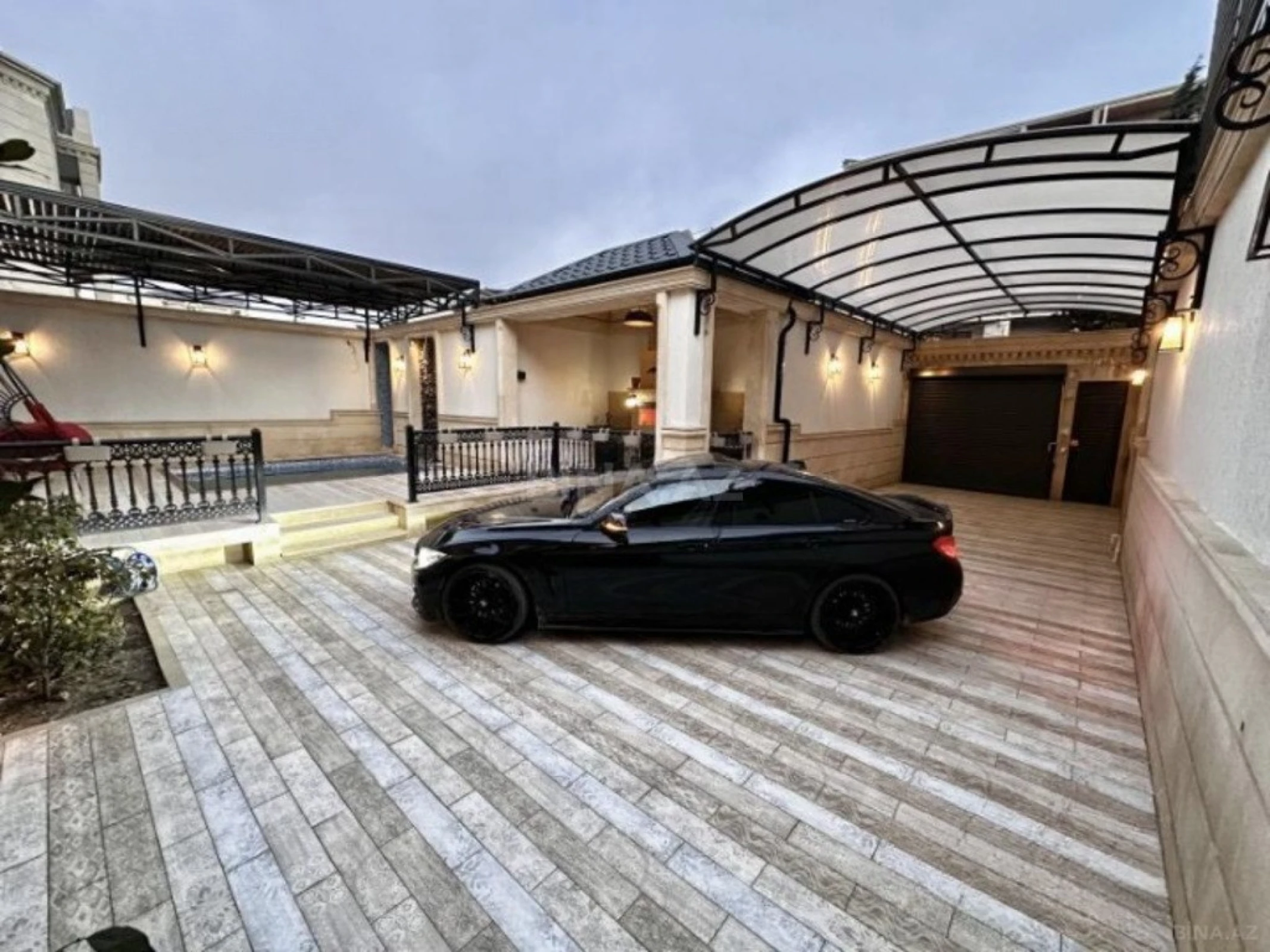 Satılır 5 otaqlı həyət evi 400 m²