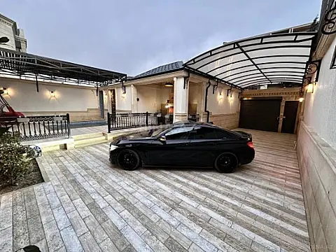Satılır 5 otaqlı həyət evi 400 m²