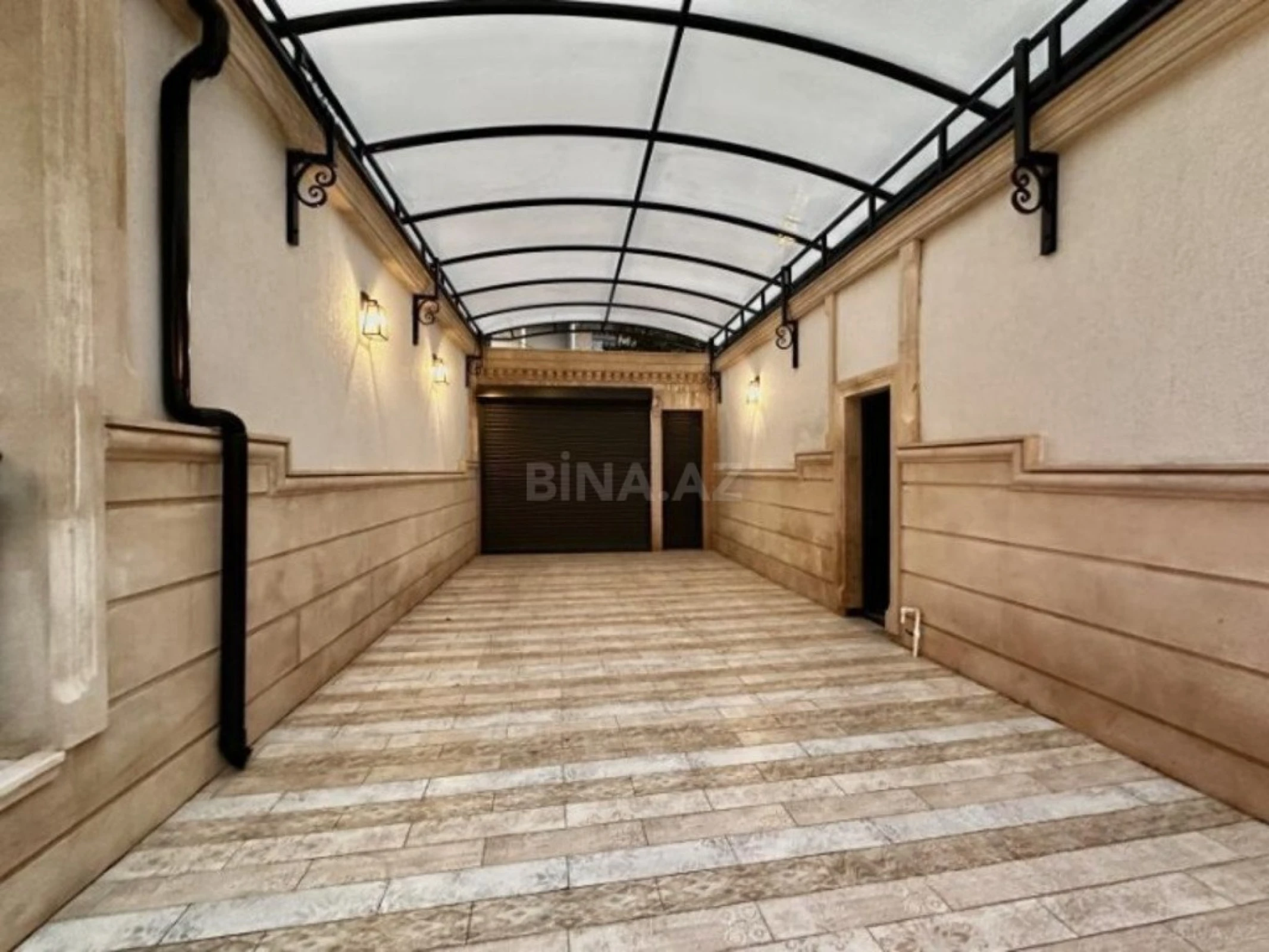 Satılır 5 otaqlı həyət evi 400 m²