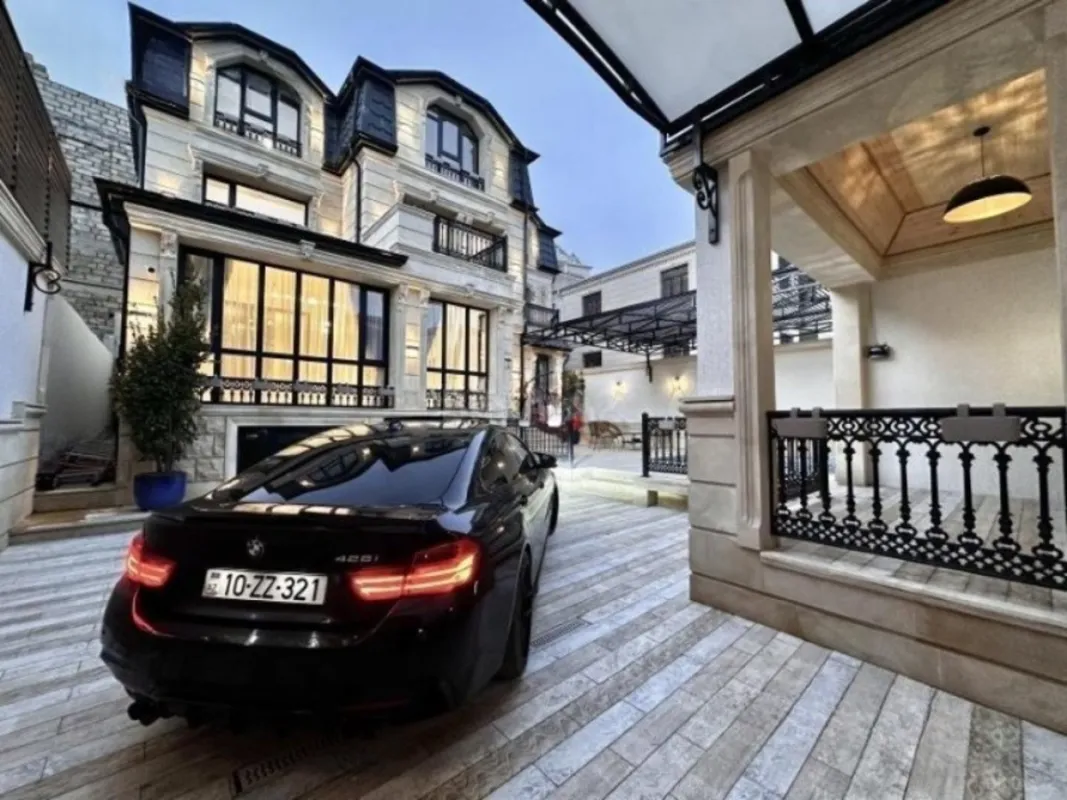Satılır 5 otaqlı həyət evi 400 m²