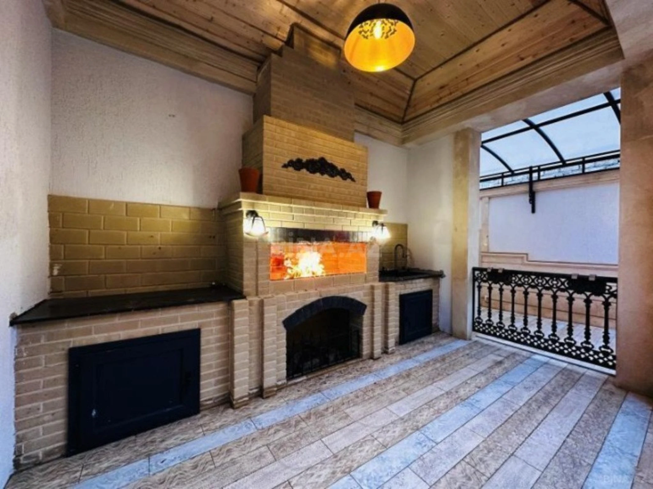 Satılır 5 otaqlı həyət evi 400 m²