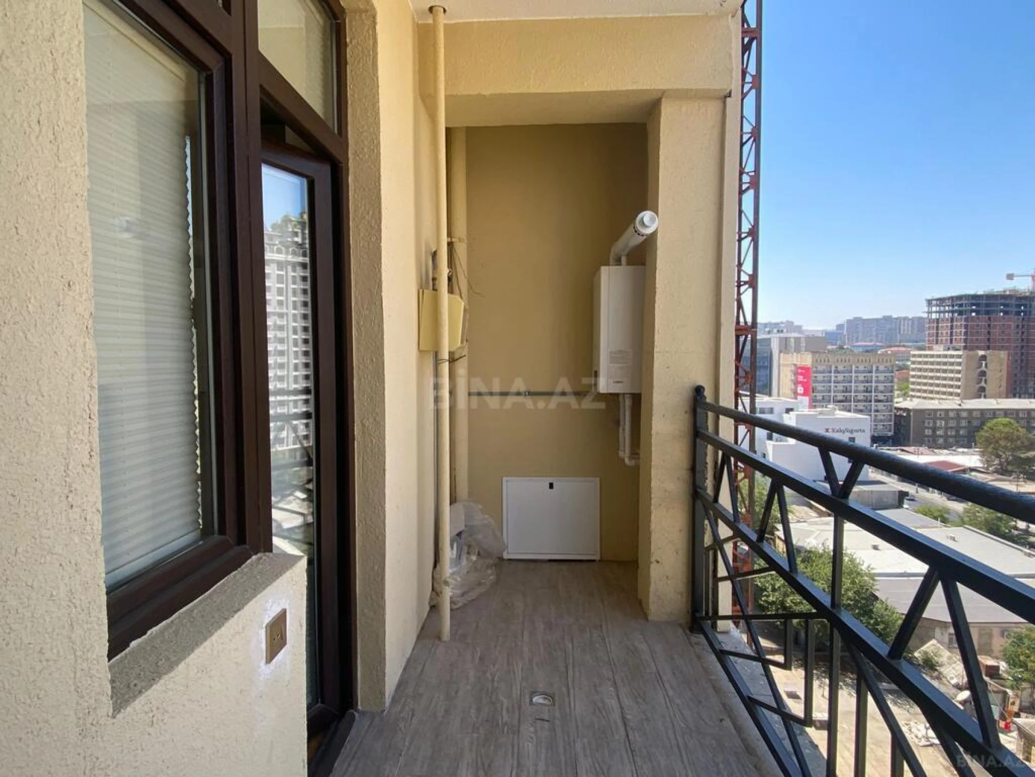 Kirayə verilir 3 otaqlı mənzil 180 m²