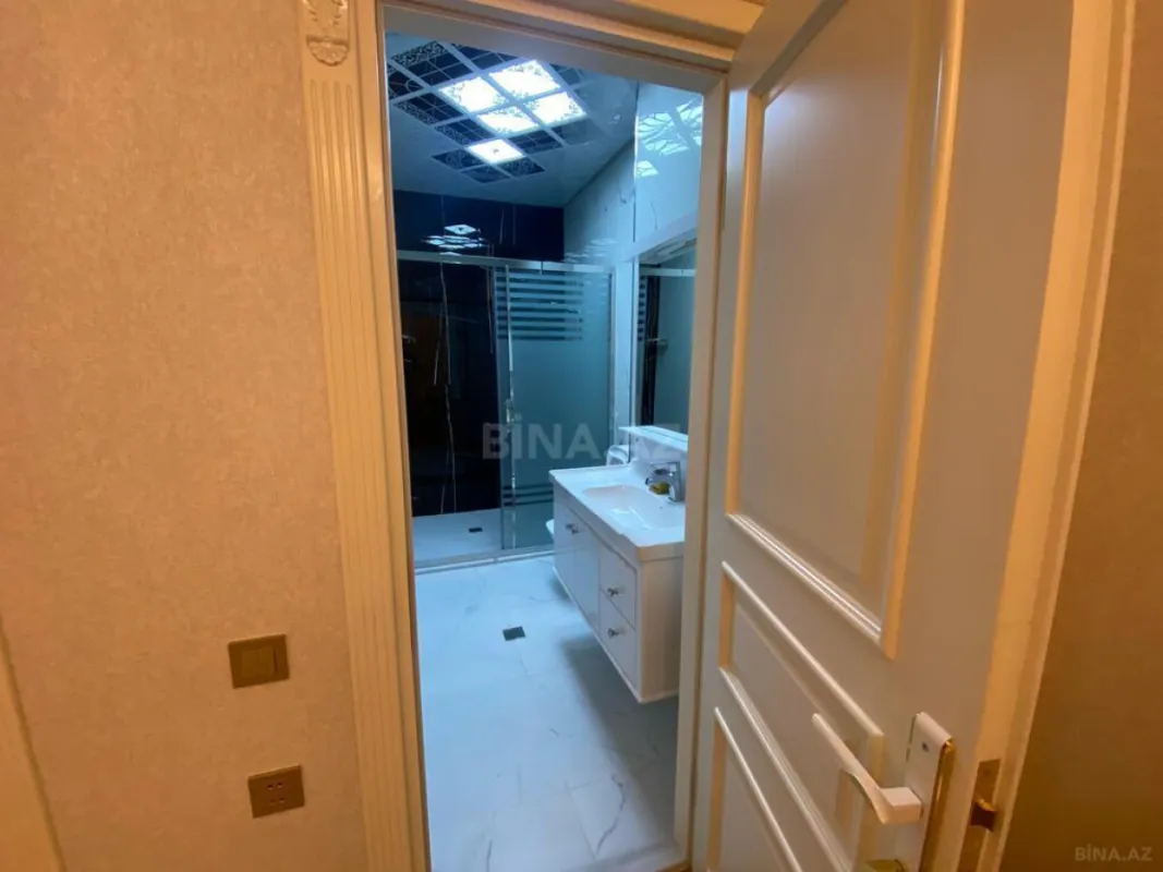 Kirayə verilir 3 otaqlı mənzil 180 m²