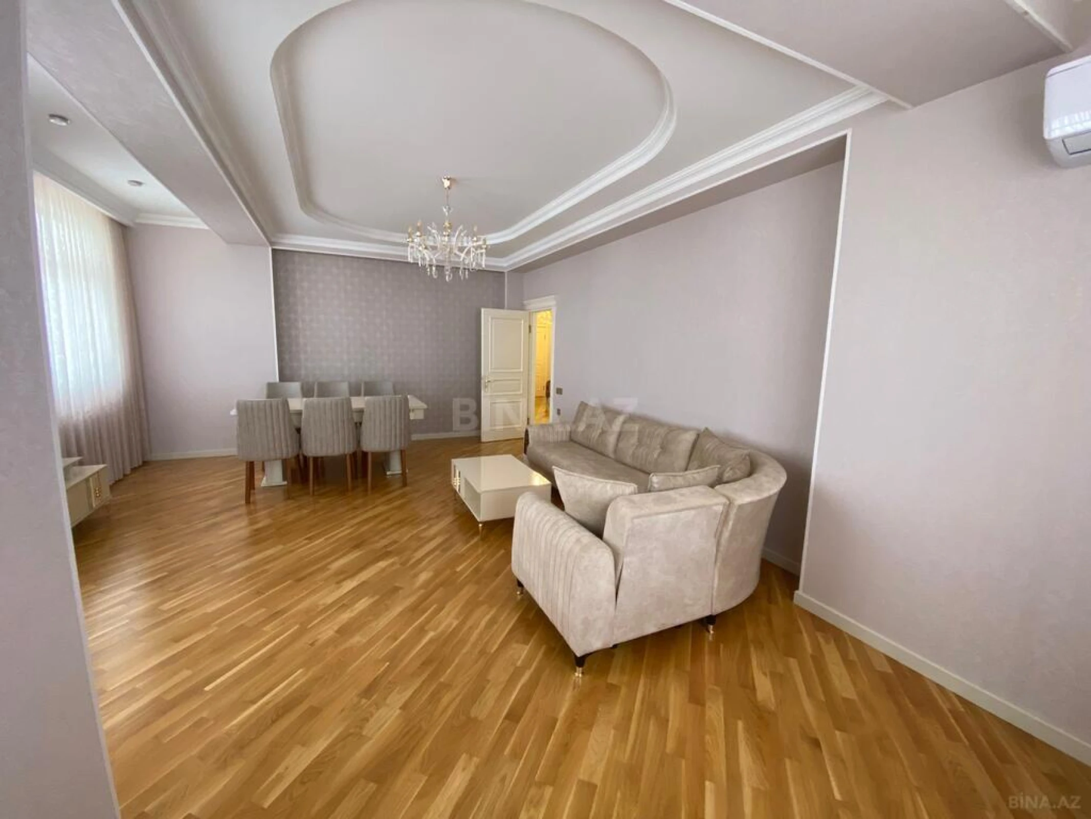 Kirayə verilir 3 otaqlı mənzil 180 m²