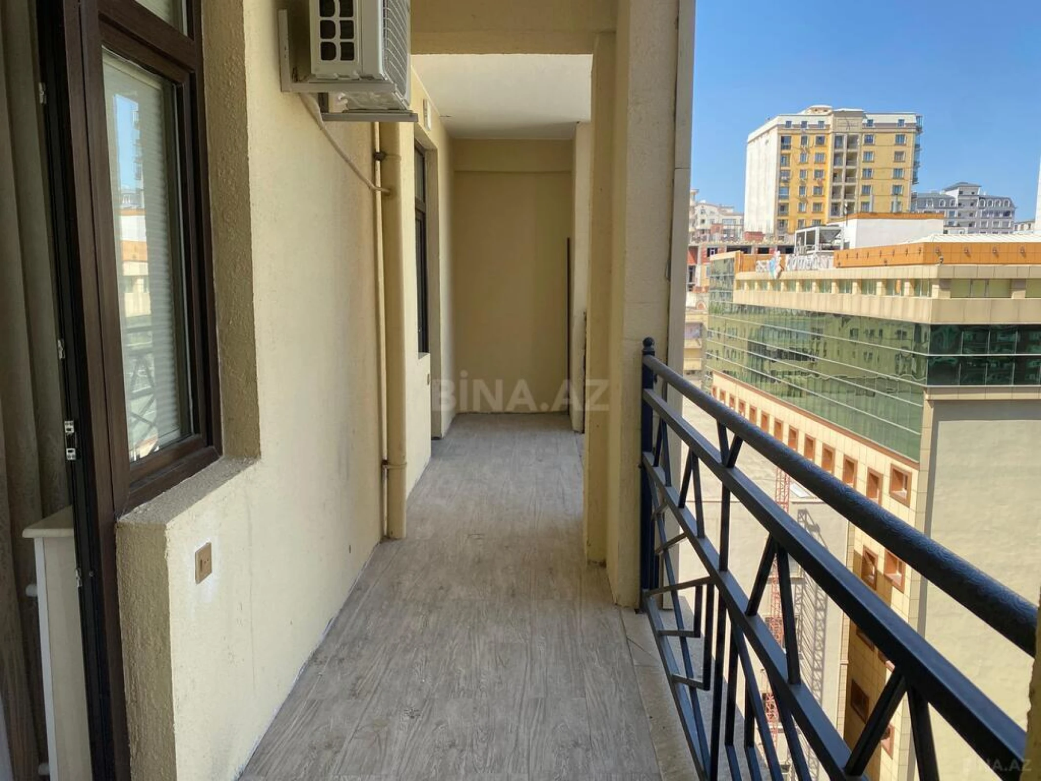 Kirayə verilir 3 otaqlı mənzil 180 m²