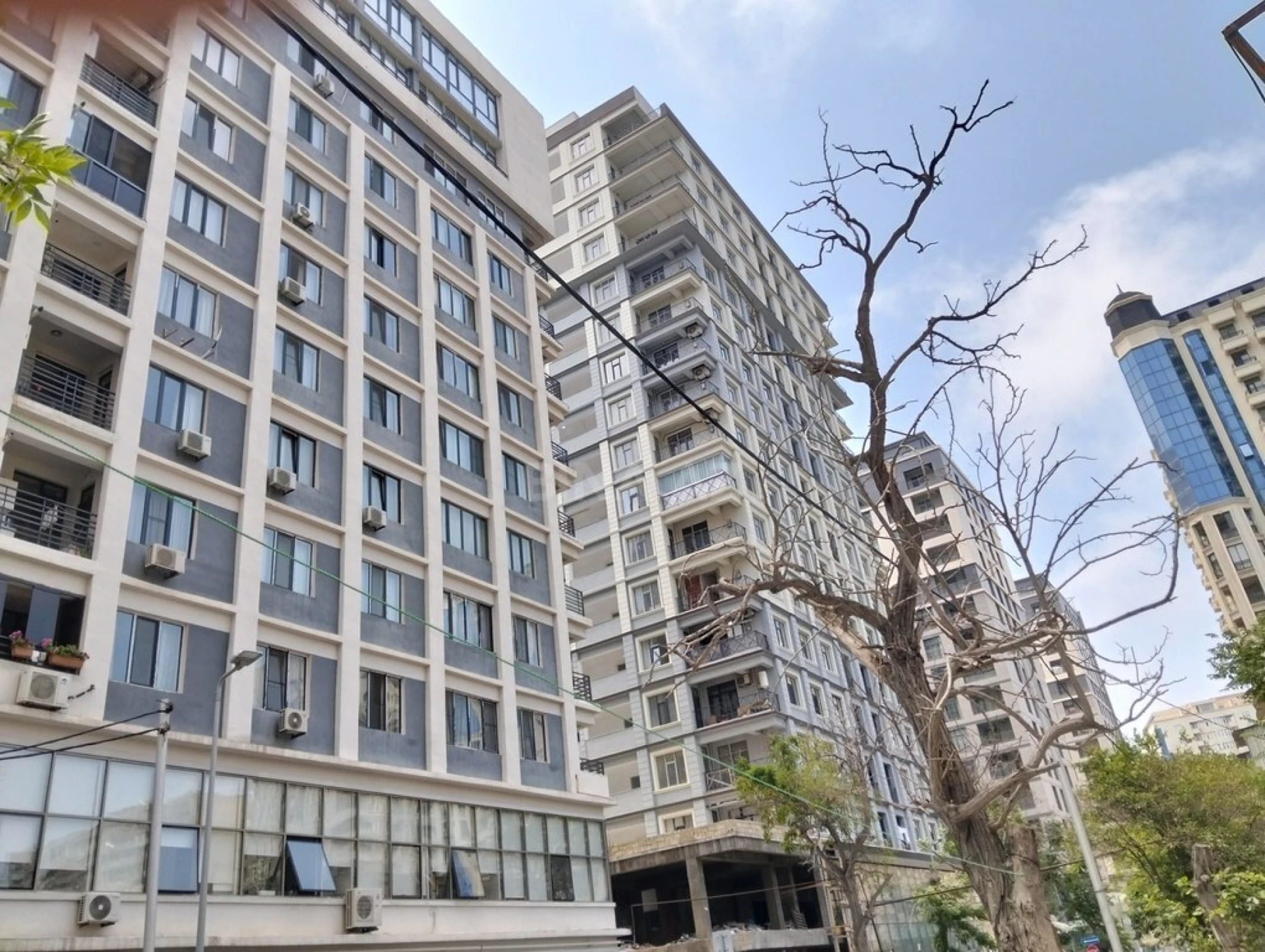 Satılır 2 otaqlı mənzil 49 m²