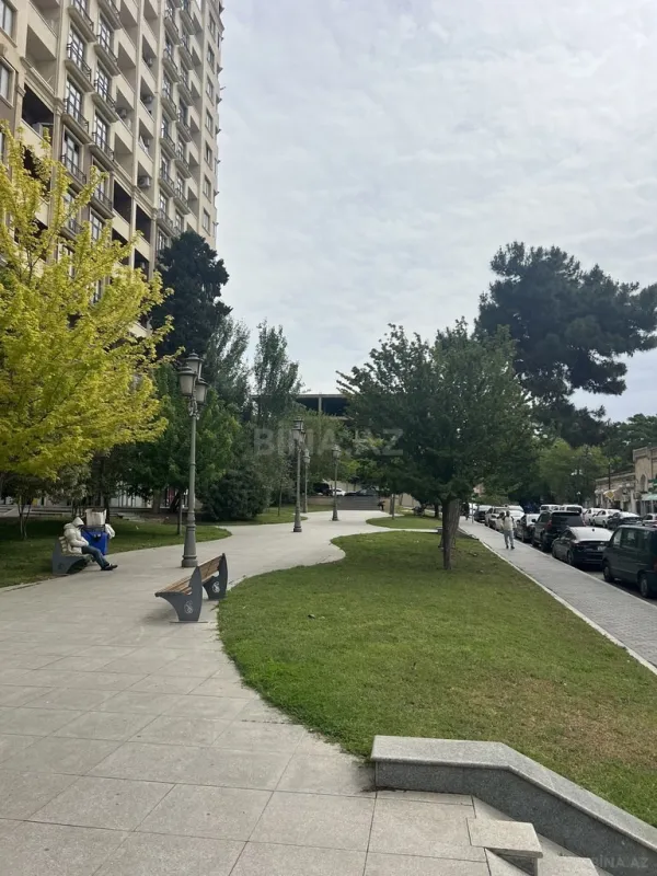 Kirayə verilir 2 otaqlı mənzil 104 m²