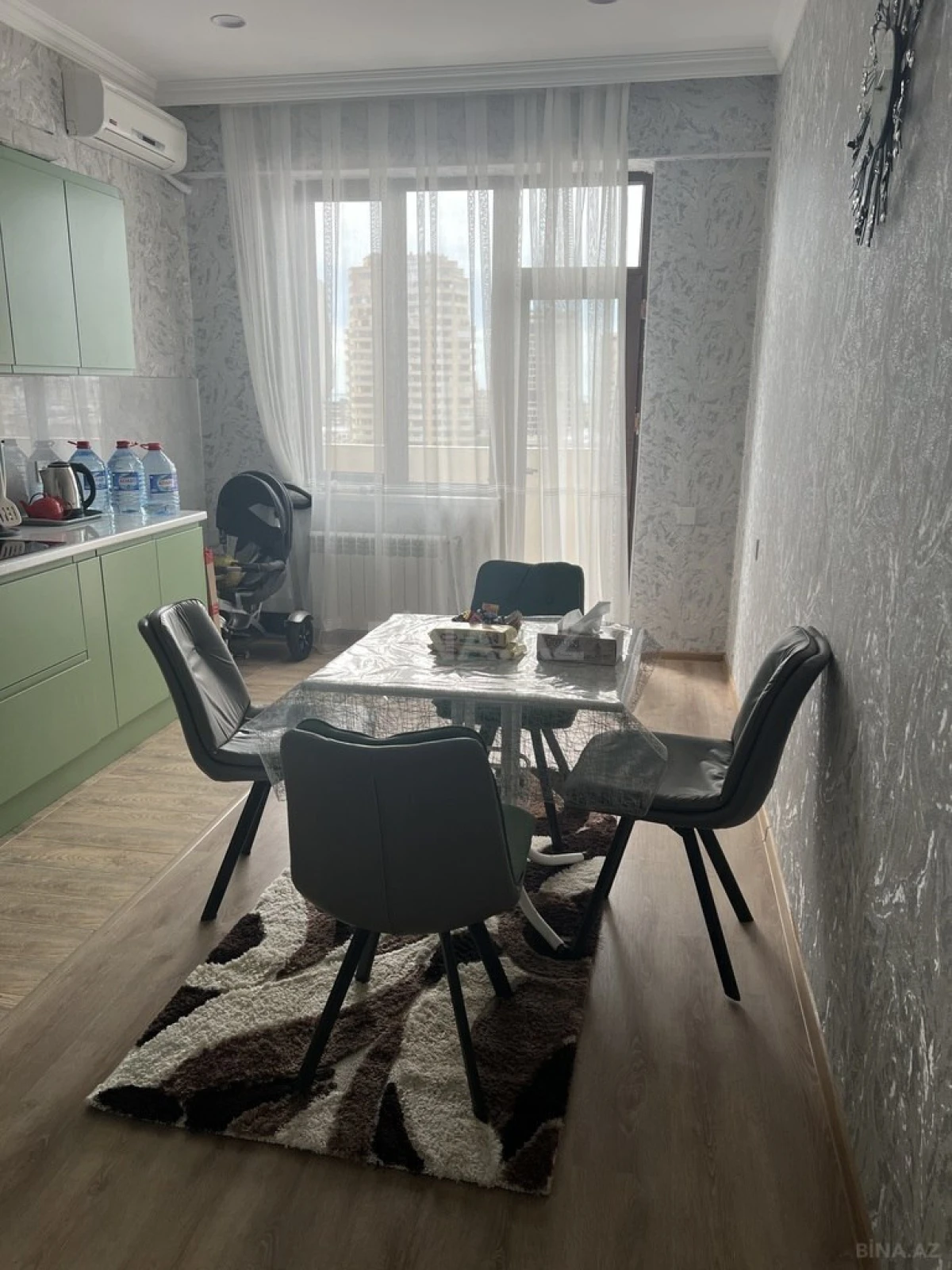 Kirayə verilir 2 otaqlı mənzil 104 m²