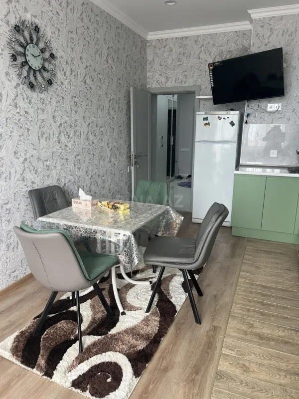 Kirayə verilir 2 otaqlı mənzil 104 m²