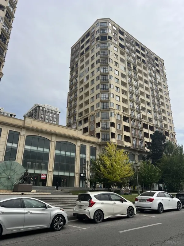 Kirayə verilir 2 otaqlı mənzil 104 m²